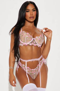 Lover Girl Embroidered 3 Piece Garter Set - Pink