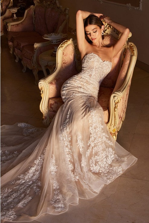 Exquisite Lace Mermaid Gown Luxurious Weddings