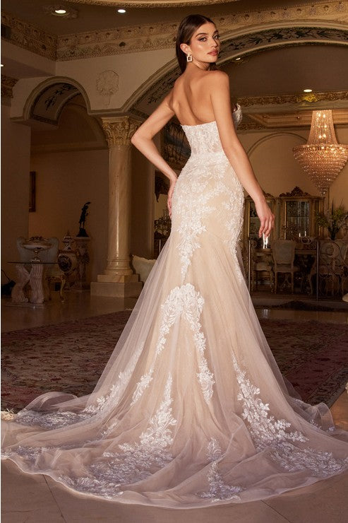 Exquisite Lace Mermaid Gown Luxurious Weddings