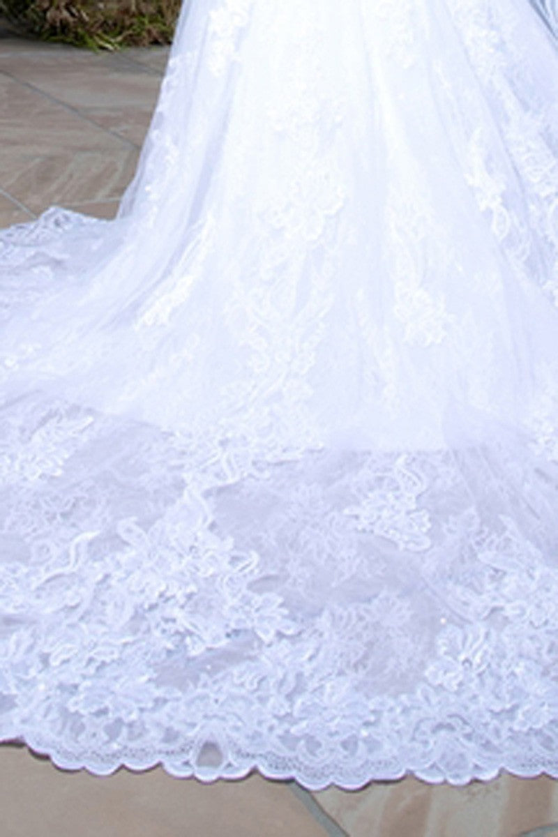 Exquisite Lace Mermaid Bridal GownLuxurious Weddings