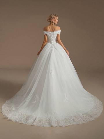Elegant Appliqué Boat Neck Wedding Dress Wedding Dresses Luxurious Weddings