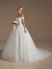 Elegant Appliqué Boat Neck Wedding Dress Luxurious Weddings