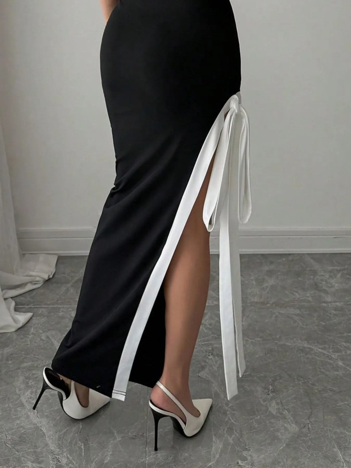 Slit Contrast Trim One-Shoulder Dress Maxi dress Luxurious Weddings