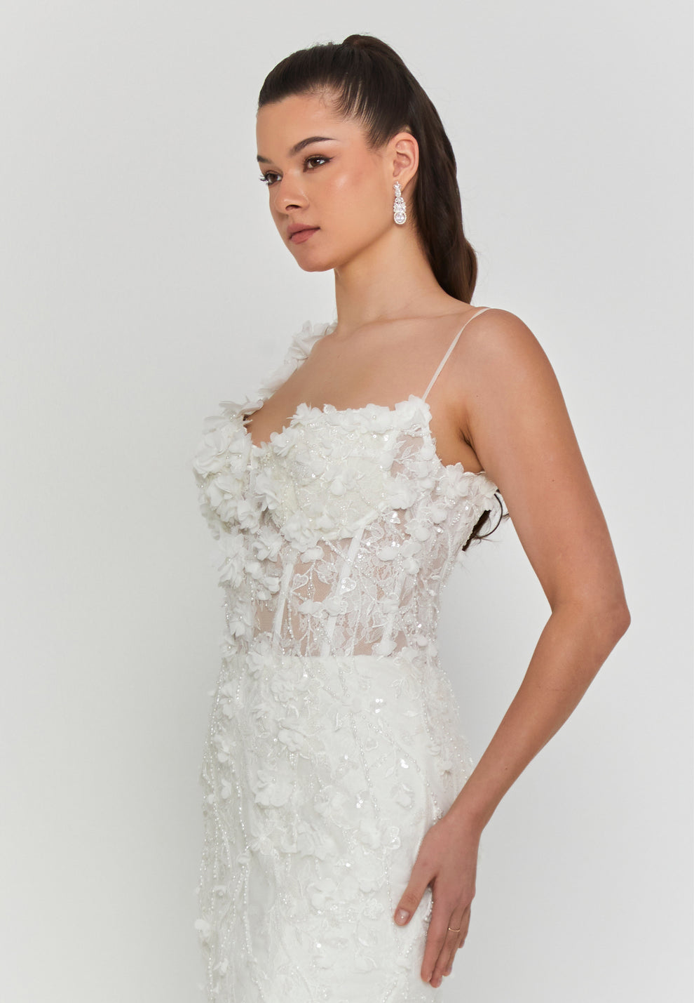 Sleeveless Lace Mermaid Wedding Dress with Appliques WEDDING DRESS Luxurious Weddings