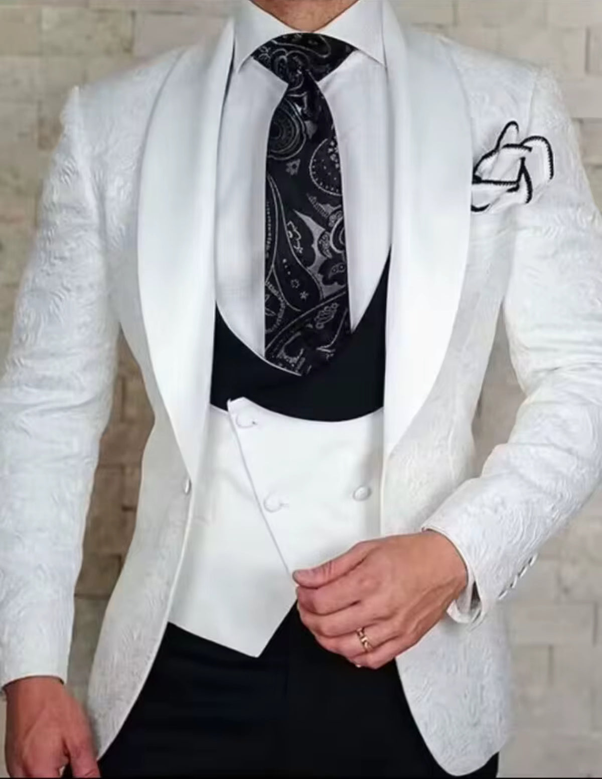 Men's Jacquard Paisley 3-piece groom tuxedo in white, featuring blazer, waistcoat, and stylish tie.