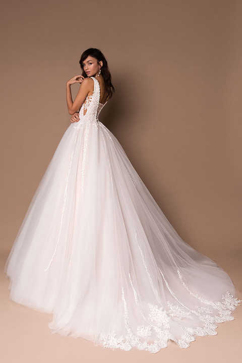 Enchanted Elegance: V-Neck Sleeveless Beaded Ball Gown Wedding Dress Luxurious Weddings