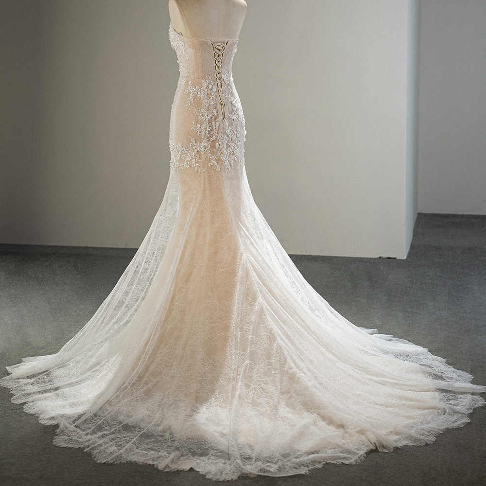 Embroidery Lace Slim Sleeveless Wedding Dress Wedding Dress Luxurious Weddings