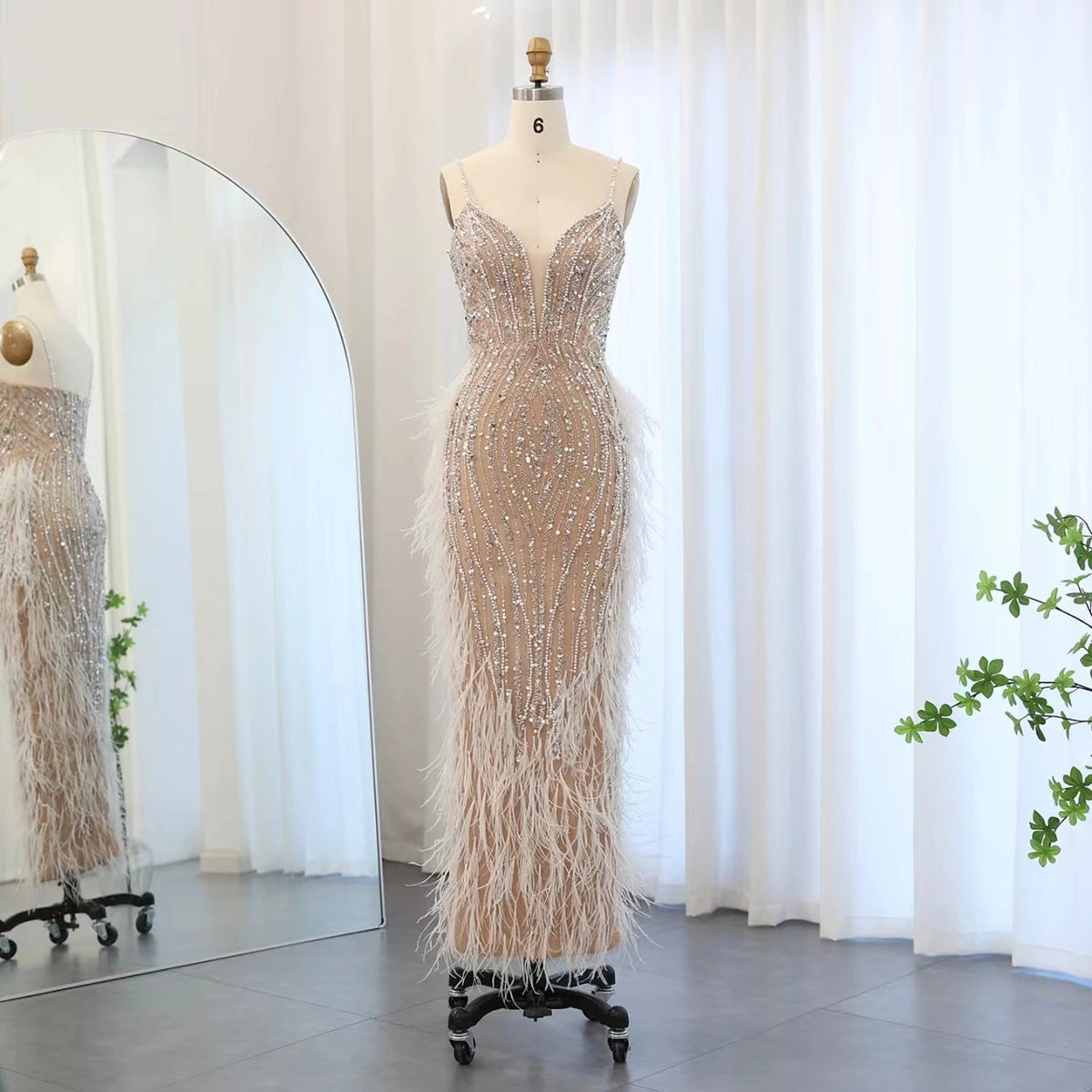 Luxury Feather White Nude Mermaid Evening Dress With Necklace Spaghetti Straps Women Wedding Party Prom Gowns Sz185 Luxurious Weddings