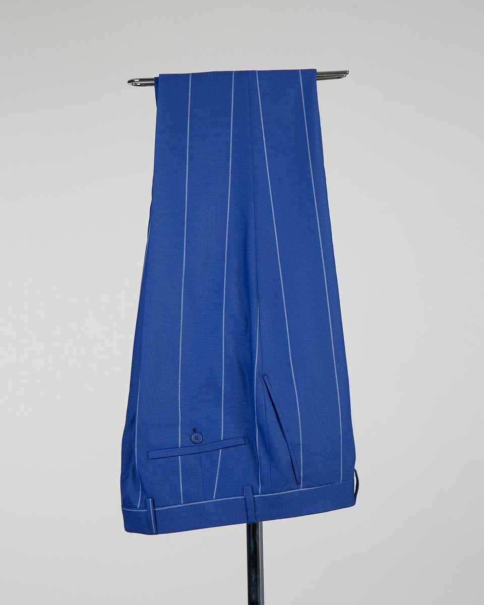 Blue Stripe Men's Tuxedos Peaked Lapel Men's Suits Luxurious Weddings