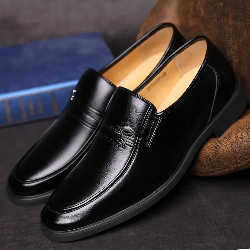 Leather Men Formal Shoes Luxury Brand Men's Loafers Dress Moccasins Mens shoees Luxurious Weddings
