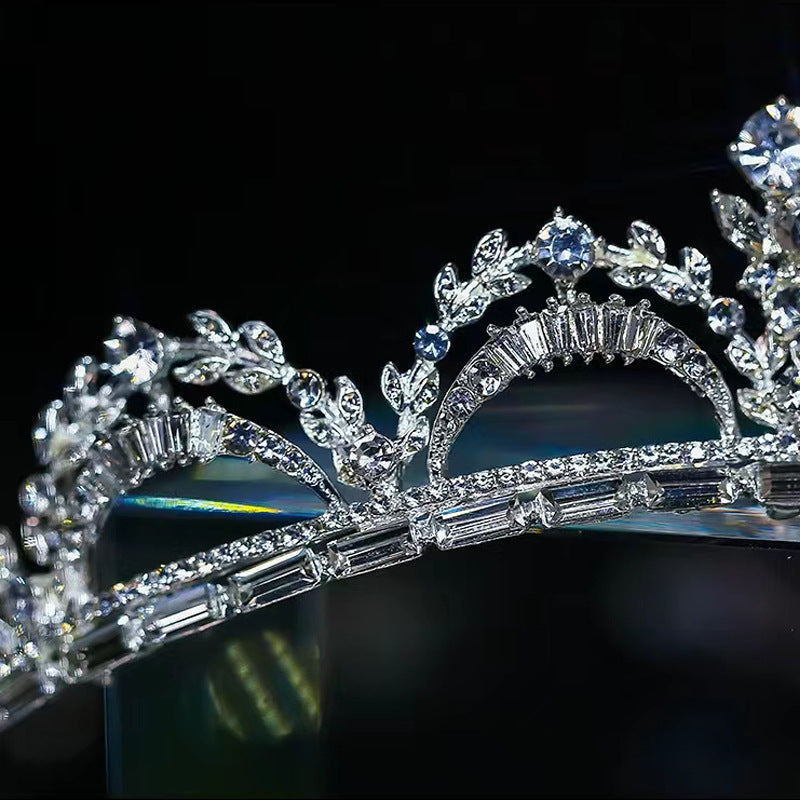 a tiara with a lot of diamonds on it