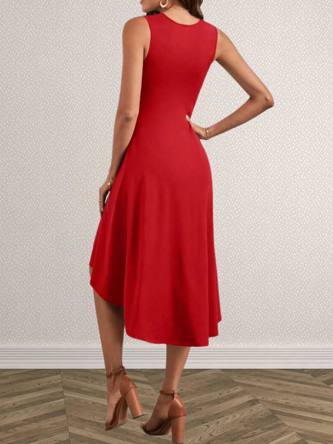 Ruched Round Neck Sleeveless Dress Midi dresses Luxurious Weddings