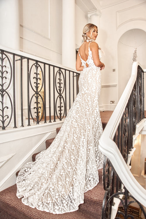 Vera Bridal Gown Bridal Gown Luxurious Weddings