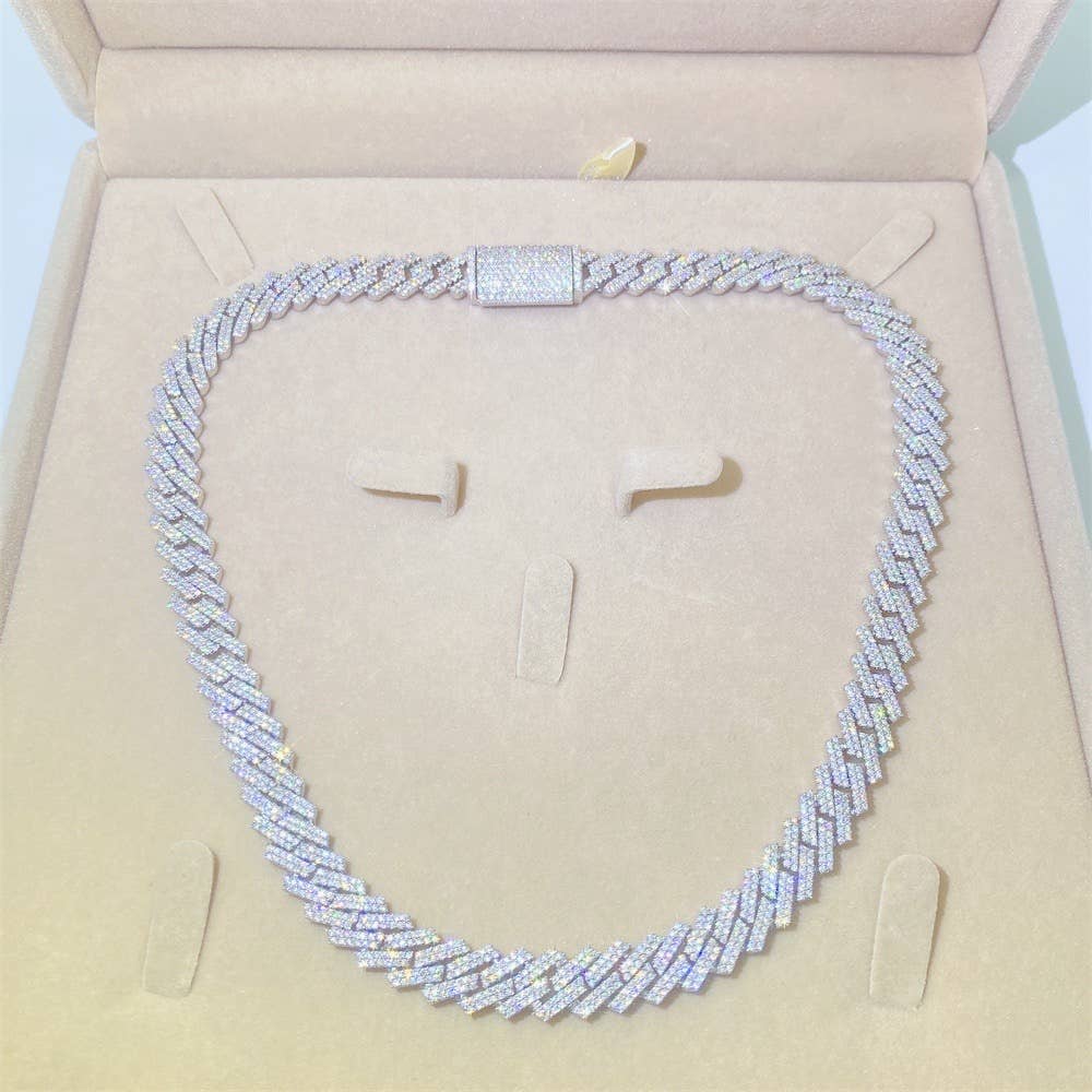 Iced Out Cuban Link 925 Silver or Gold Moissanite Chain Jewellery Luxurious Weddings