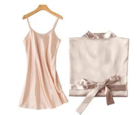 bridesmaid Robe with letters - Luxurious Weddings