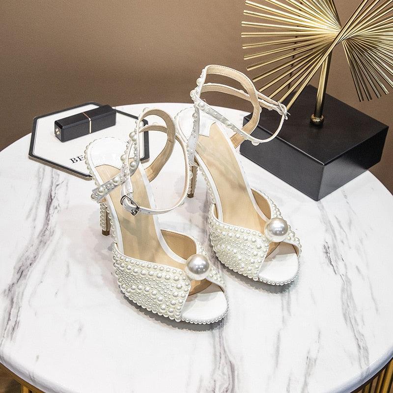 Pointed Pearl wedding shoes & Matching Purse - Luxurious Weddings