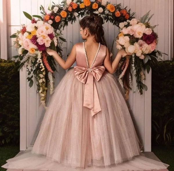 Stunning Flowergirl dress - Luxurious Weddings